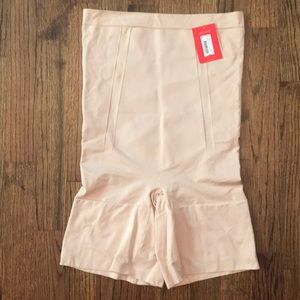 Spanx Oncore High Waisted Mid Thigh Short